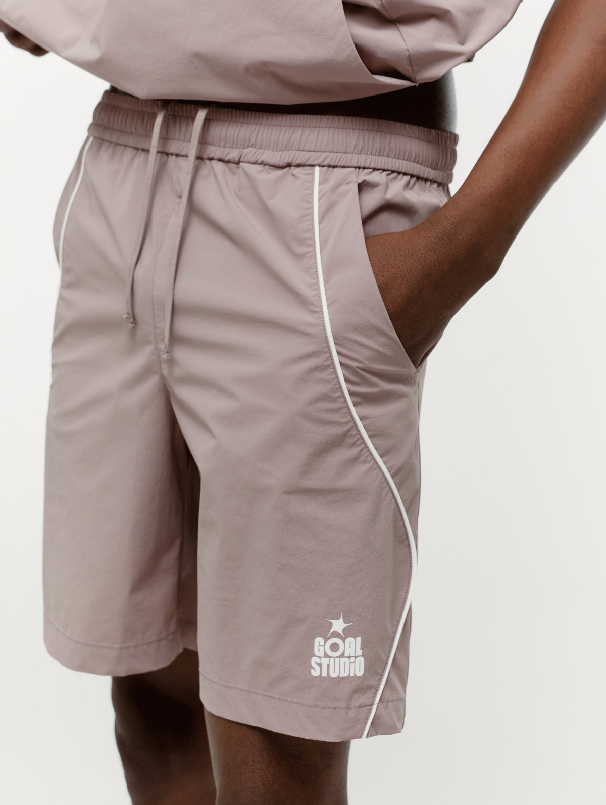 9" BERMUDA SHORTS - BROWN
