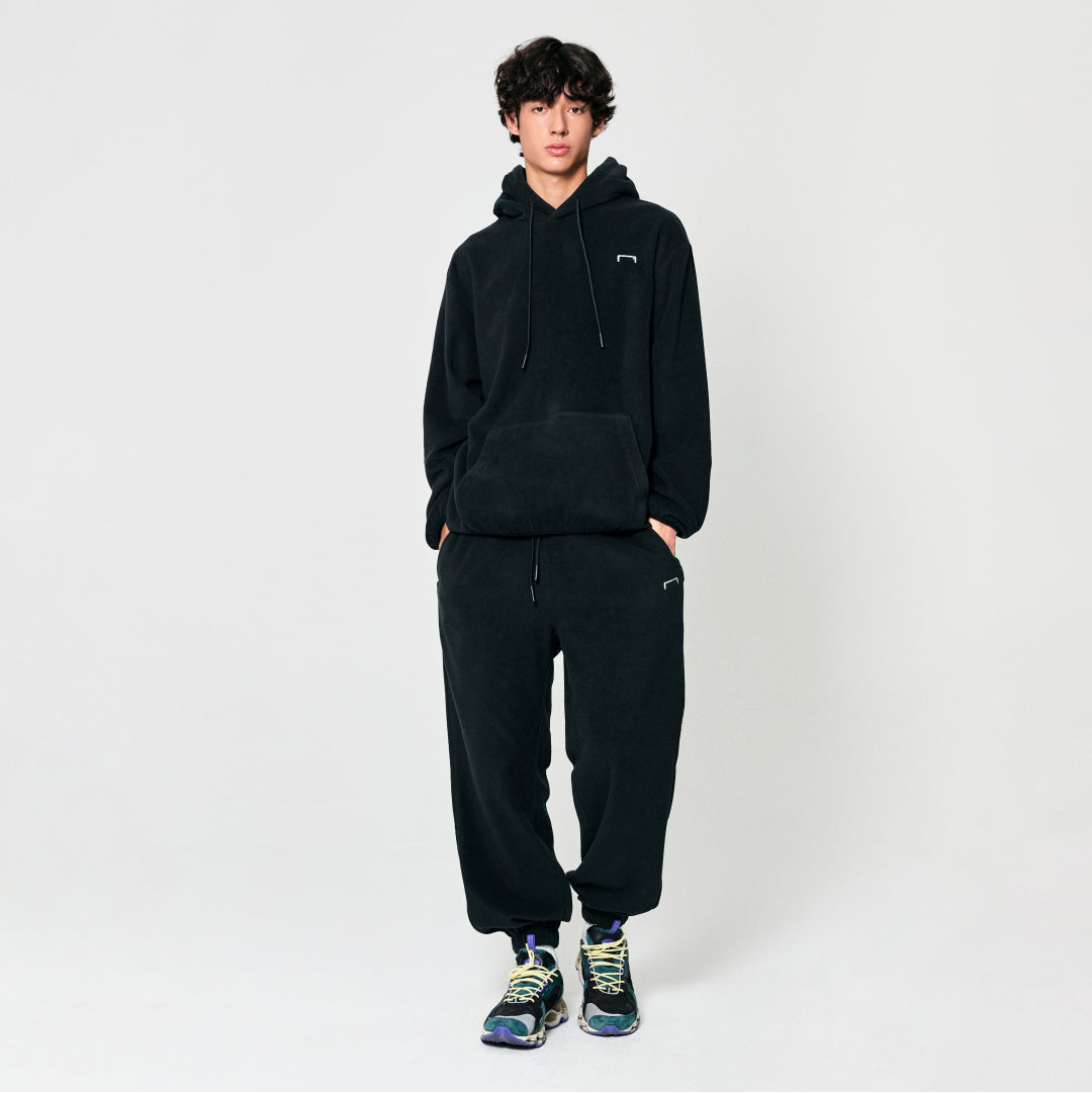 ゴールスタジオ エッセンシャル エンブロイダリー フリース フーディー ブラック