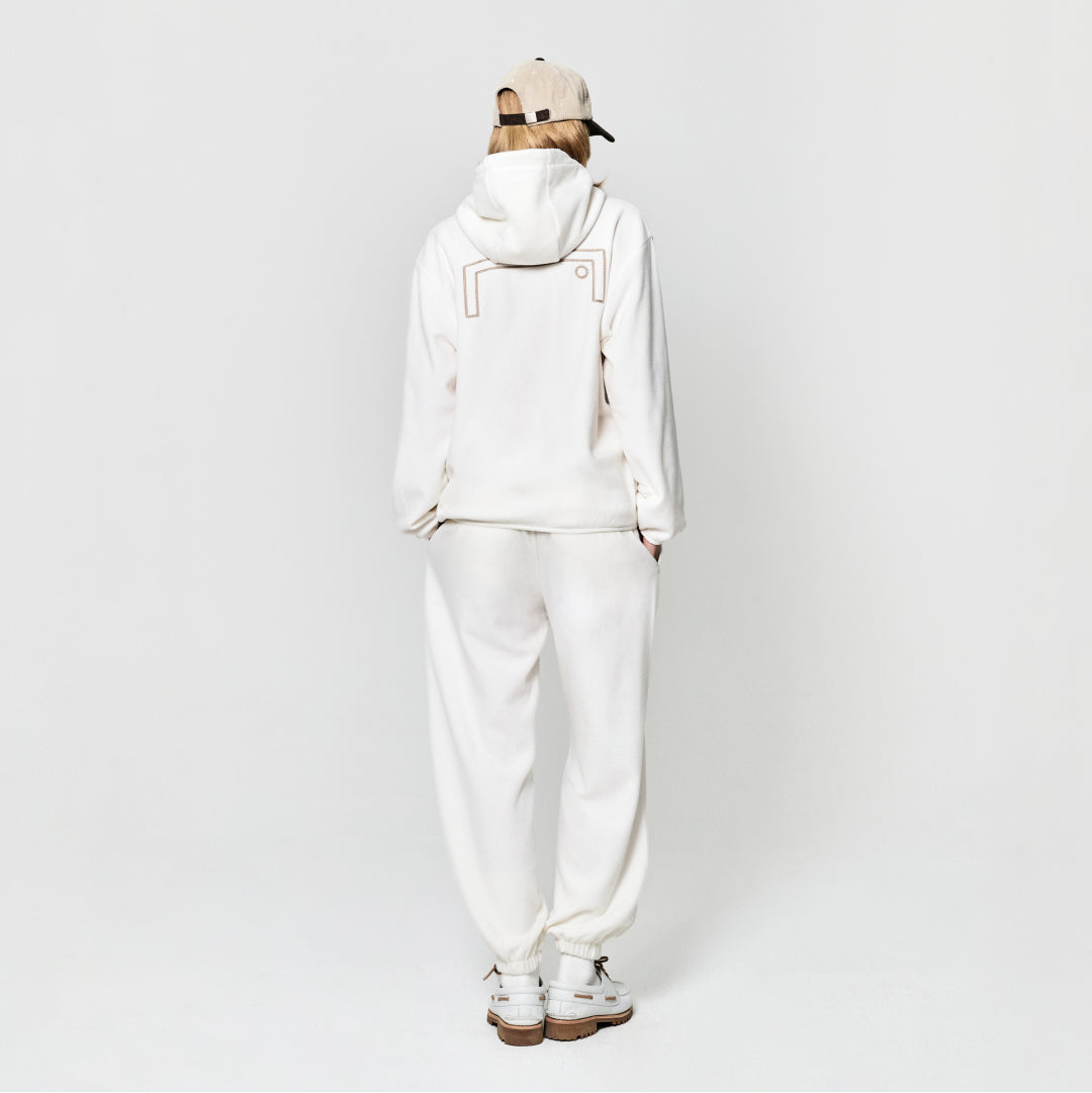 ゴールスタジオ エッセンシャル エンブロイダリー フリース フーディー オフ ホワイト