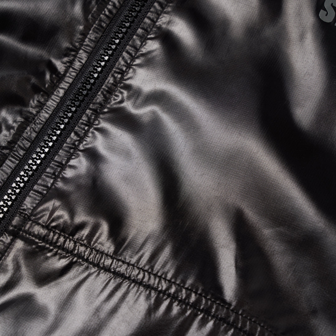 ゴールスタジオ グロッシー フーデッド ライトウェイト ジャケット ブラック