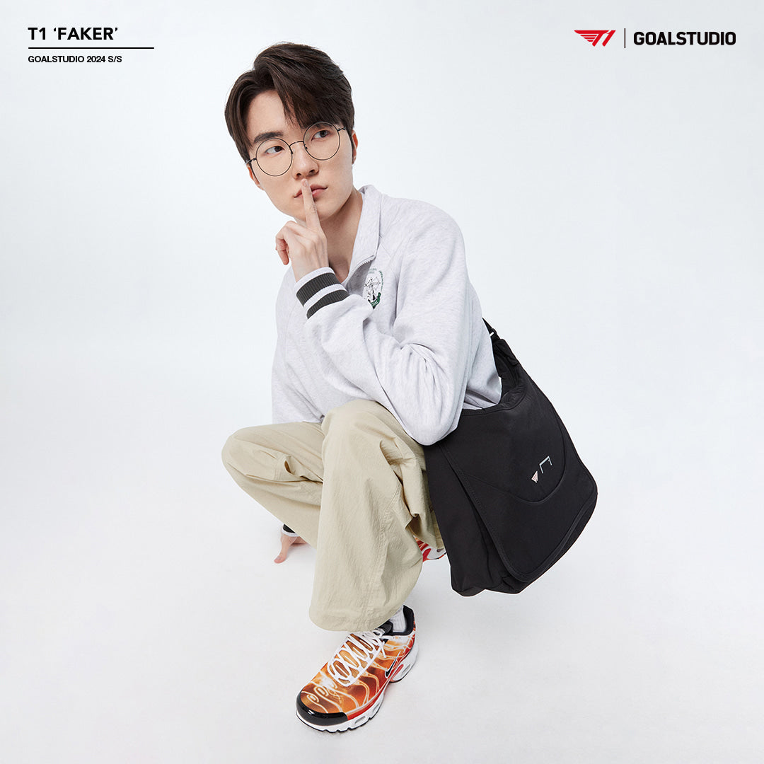 ゴールスタジオ エフシー エンブレム クォーター ジップ アップ ダーク グレイ