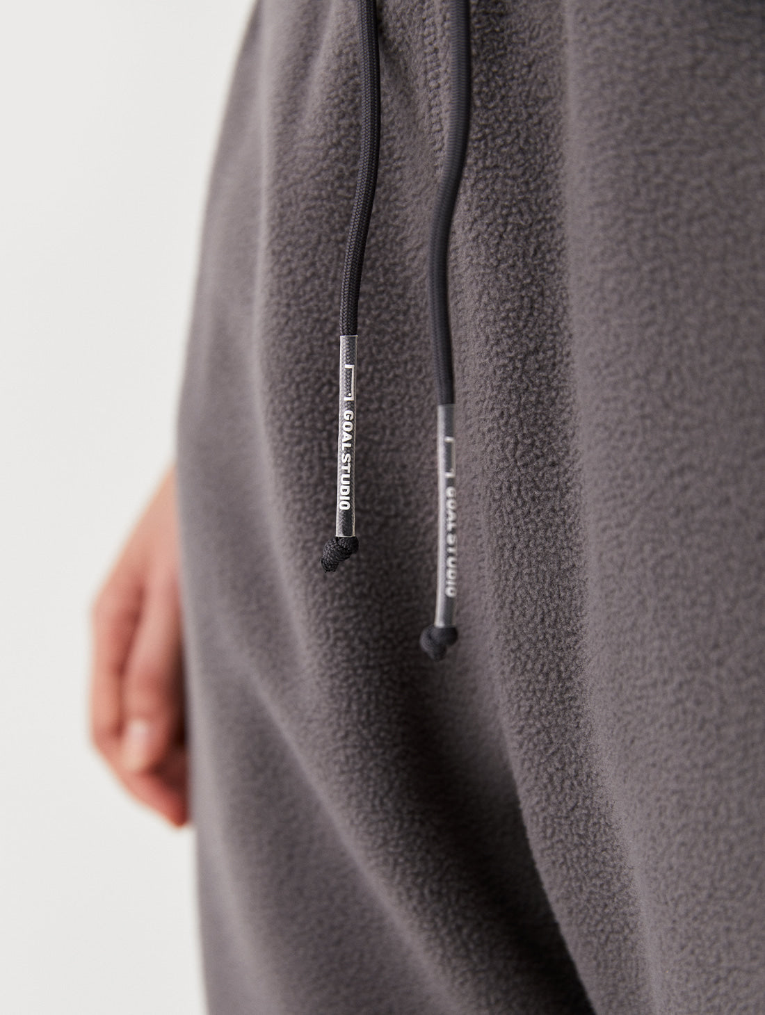 ゴールスタジオ メタルナイロン ミックスド フリース ジョガー ロングパンツ グレー