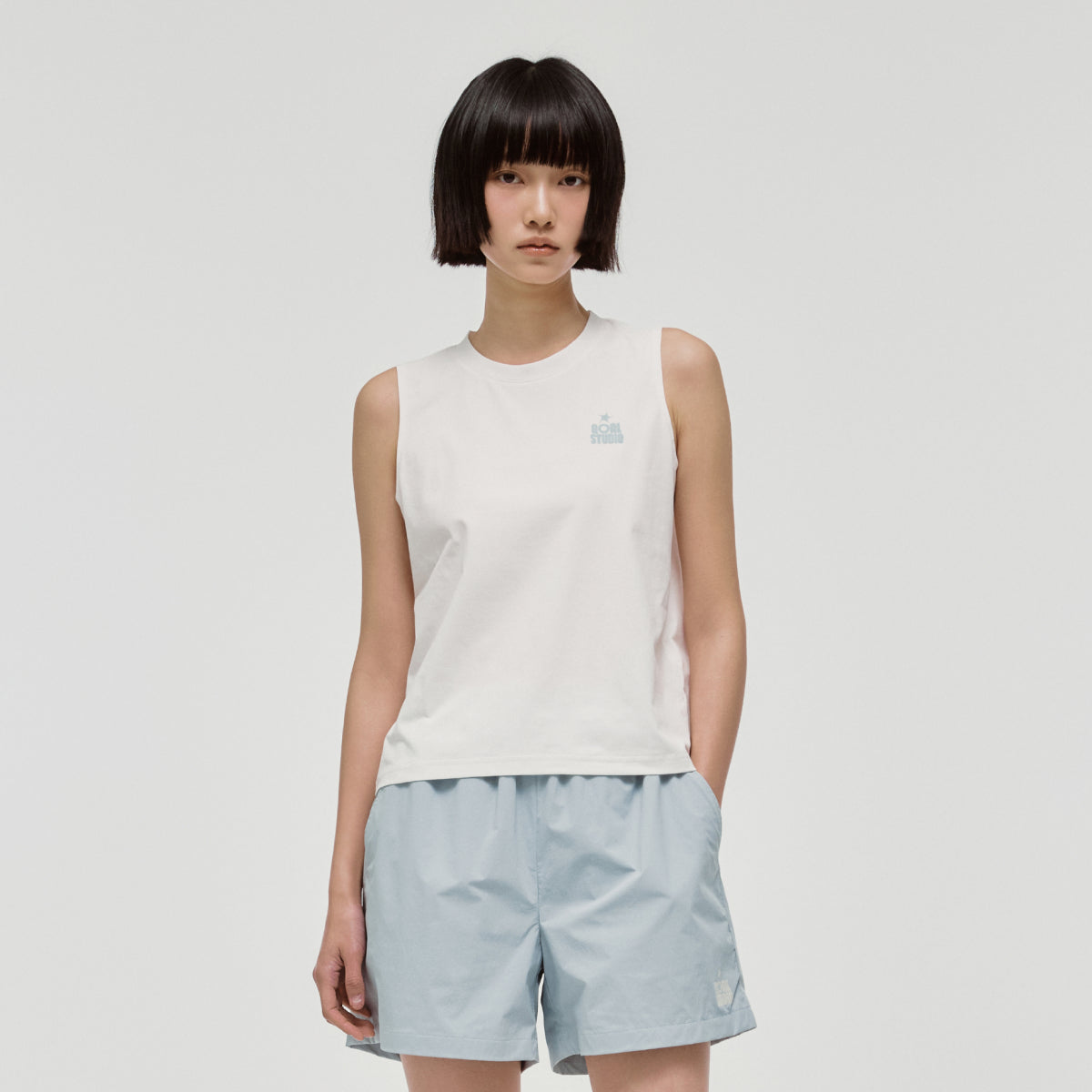 W'S ESSENTIAL AIRDRY SLEEVELESS - OFF WHITE