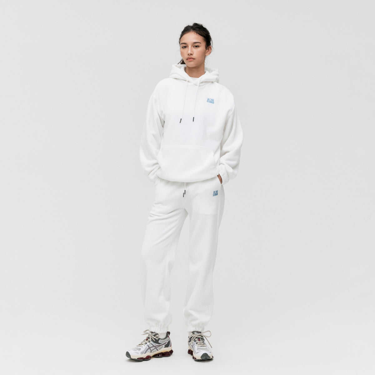 ESSENTIAL MICROFLEECE HOODIE - OFF WHITE