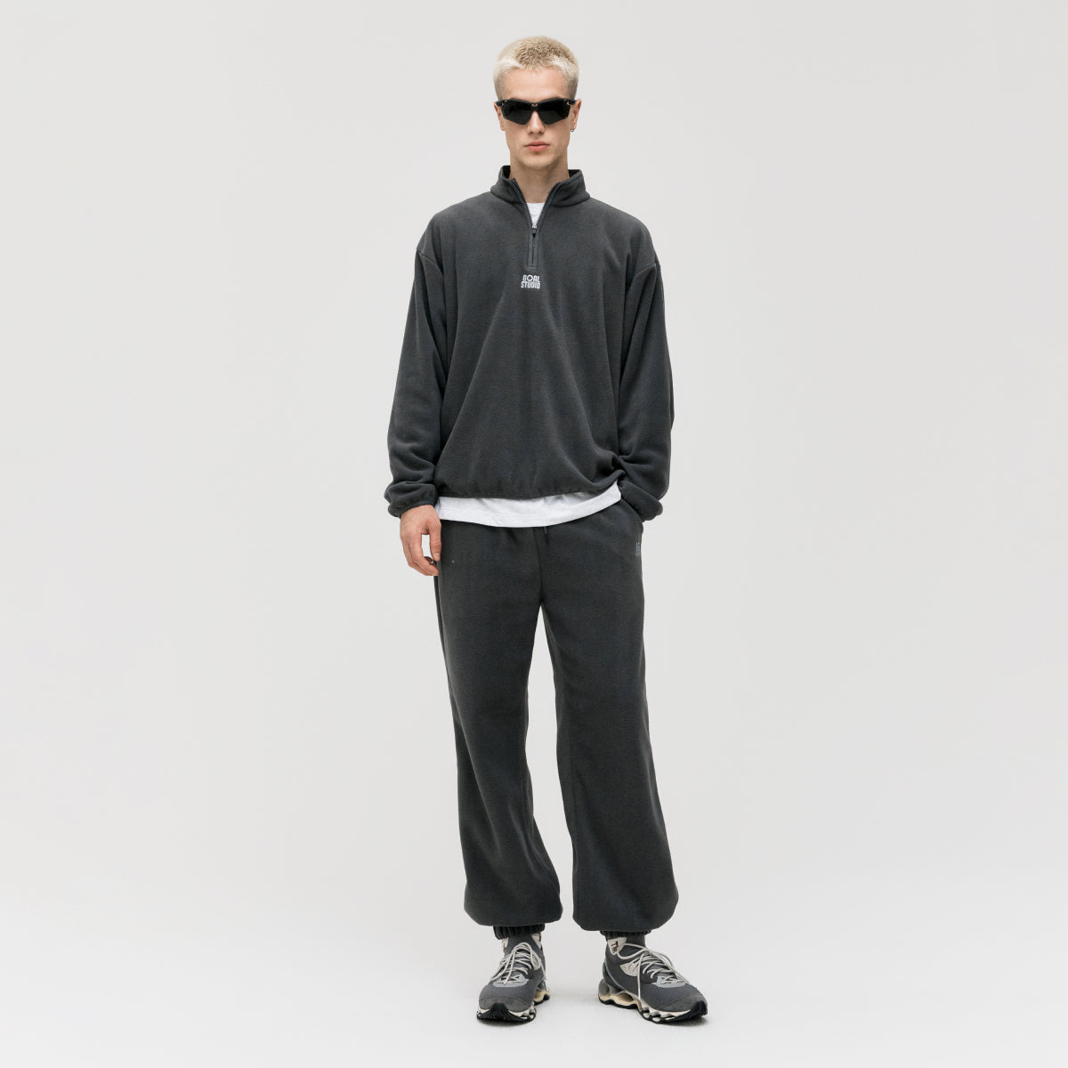 ESSENTIAL MICROFLEECE QUARTER ZIP-UP TEE - CHARCOAL