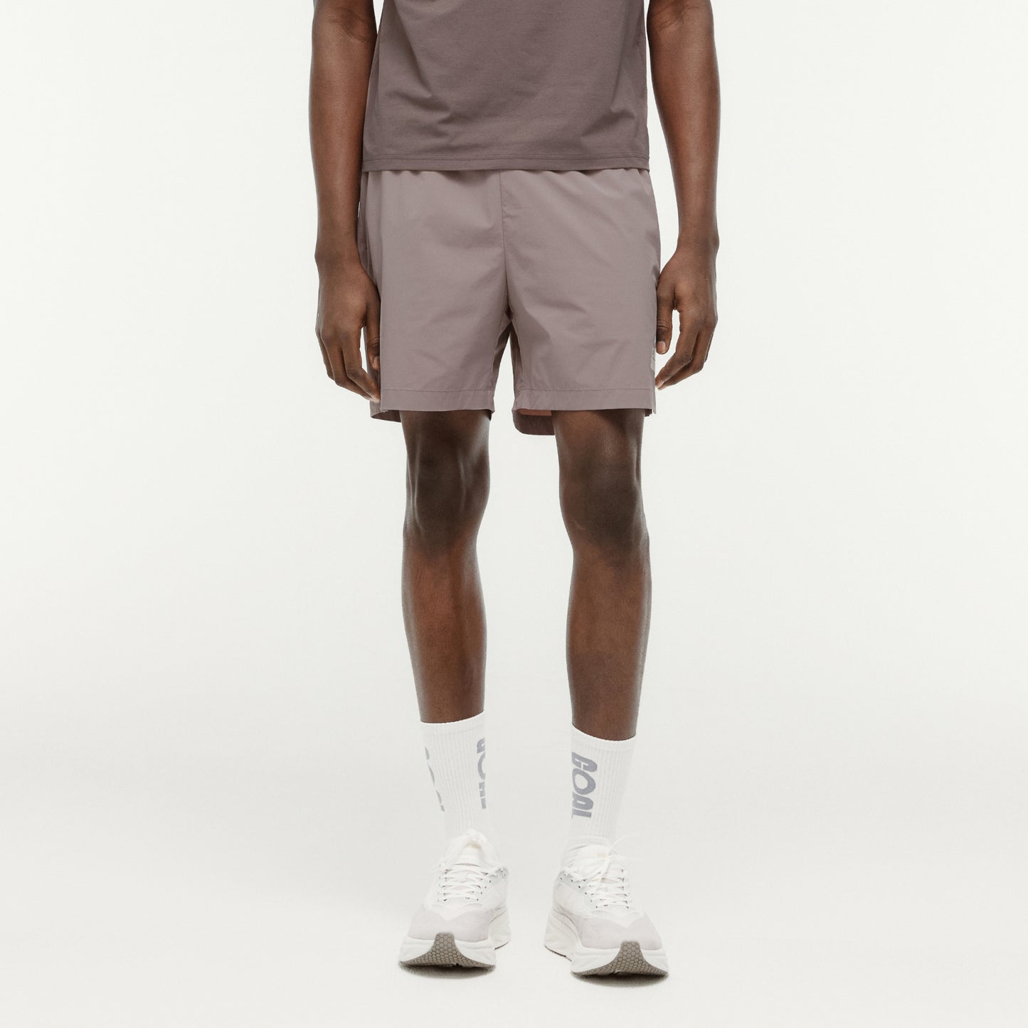 M'S ESSENTIAL STRETCH SHORTS - BROWN