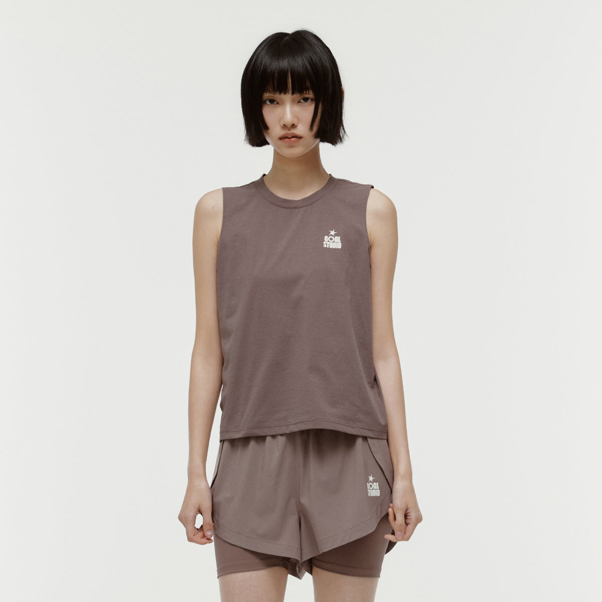 W'S ESSENTIAL AIRDRY SLEEVELESS - BROWN