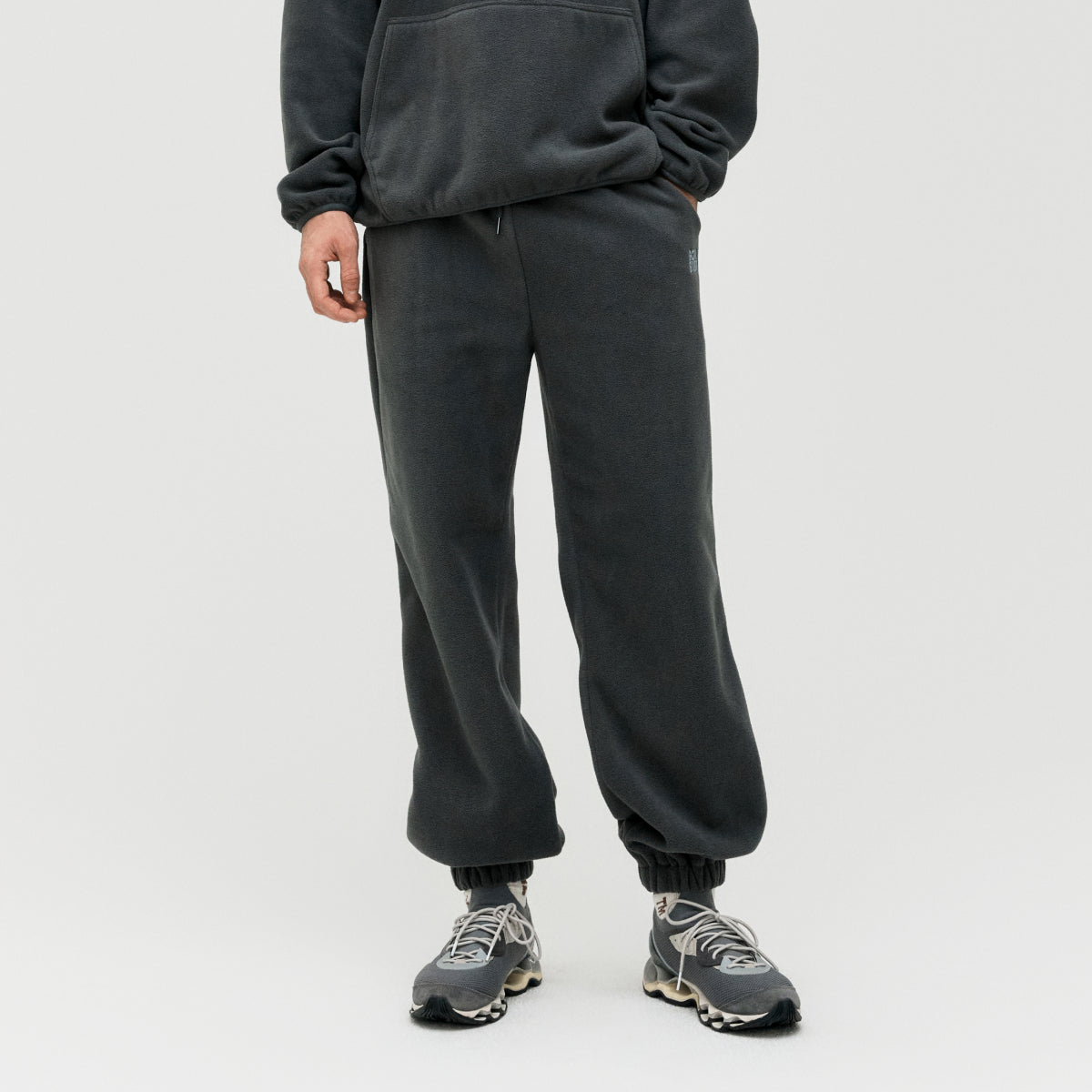 ESSENTIAL MICROFLEECE JOGGER - CHARCOAL