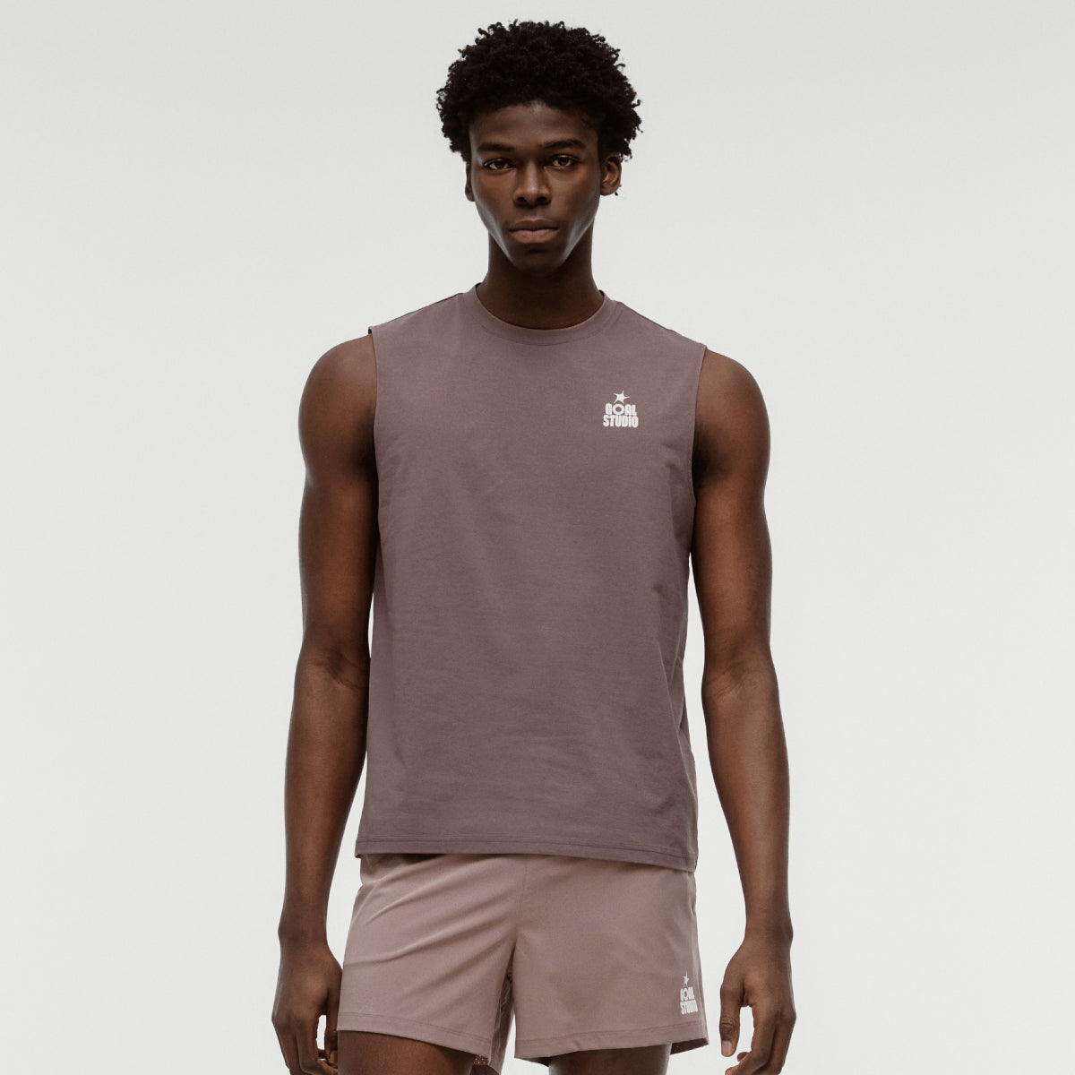 M'S ESSENTIAL AIRDRY SLEEVELESS - BROWN