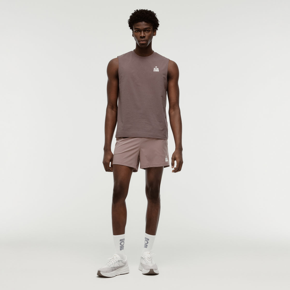 M'S ESSENTIAL AIRDRY SLEEVELESS - BROWN