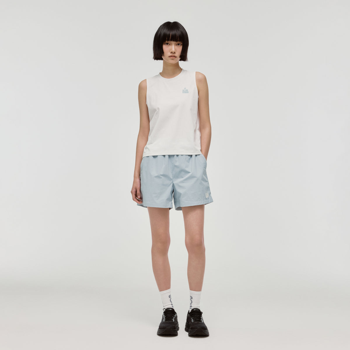 W'S ESSENTIAL AIRDRY SLEEVELESS - OFF WHITE