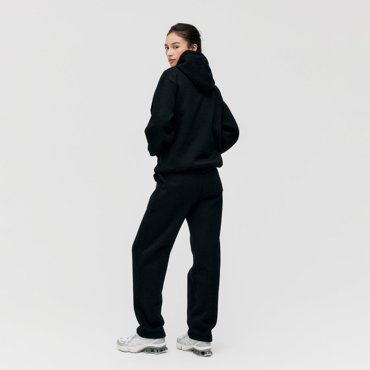 ESSENTIAL BRUSHED HOODIE - BLACK