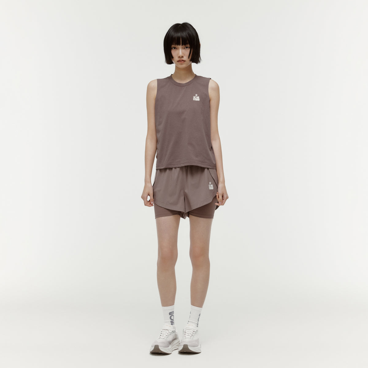 W'S ESSENTIAL AIRDRY SLEEVELESS - BROWN