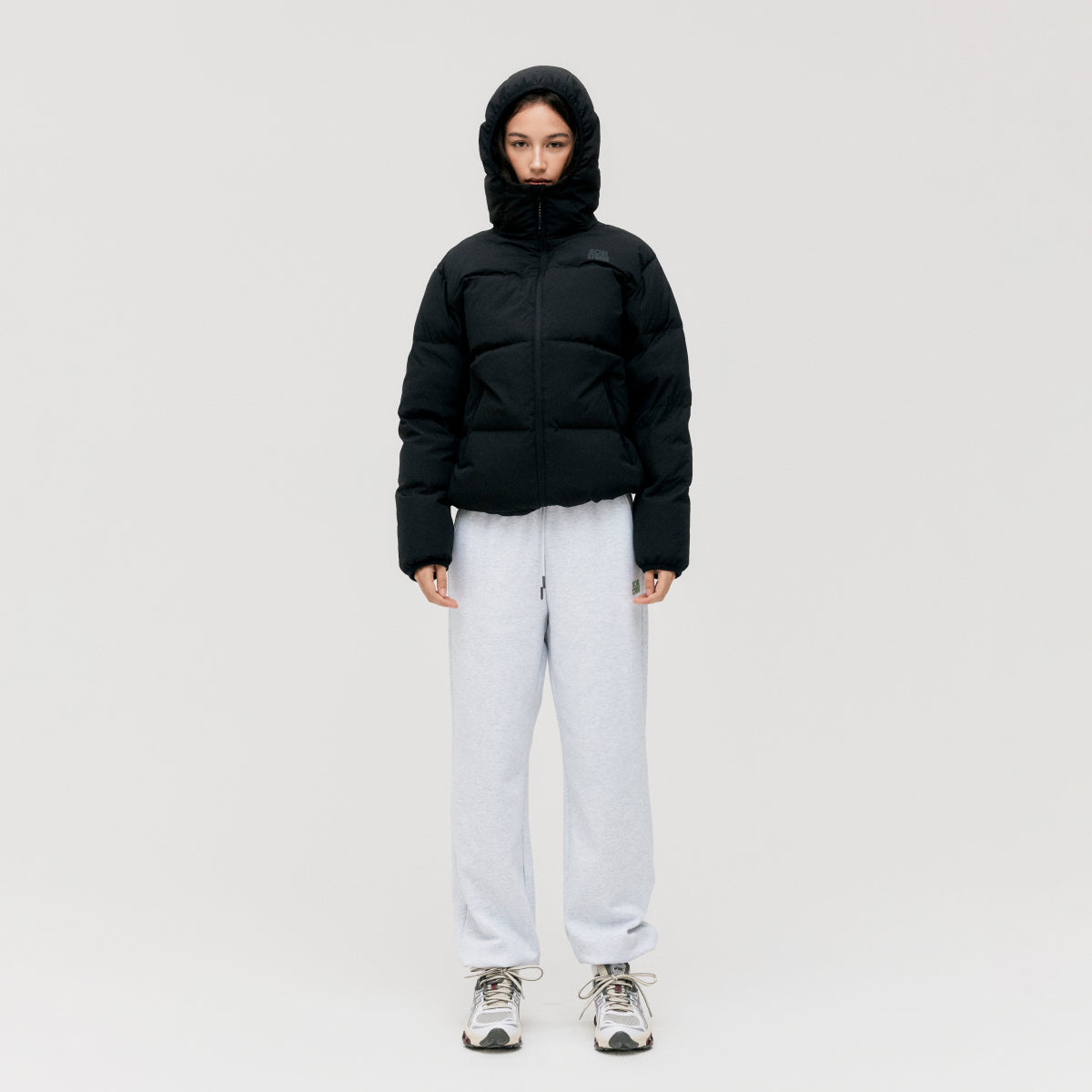 ESSENTIAL HOODED PUFFER DOWN JACKET - BLACK