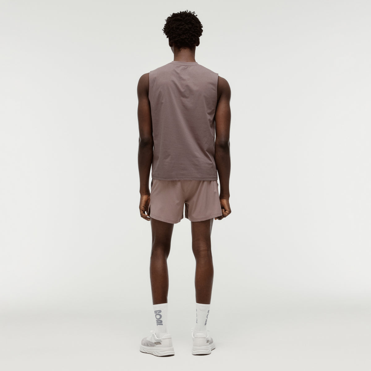 M'S ESSENTIAL AIRDRY SLEEVELESS - BROWN