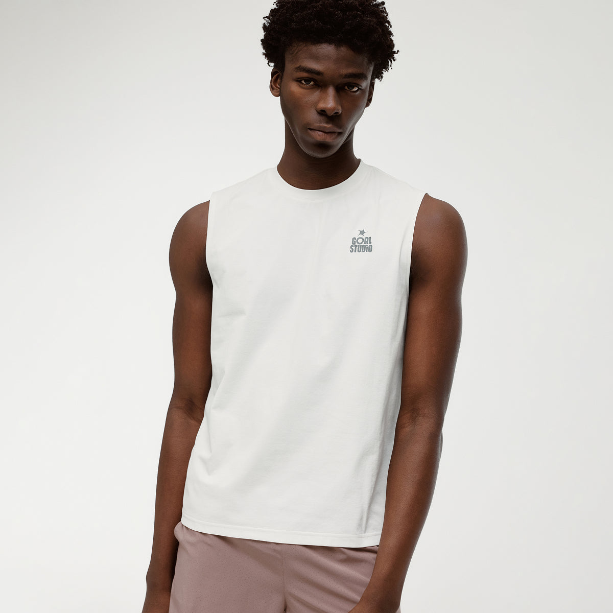 M'S ESSENTIAL AIRDRY SLEEVELESS - OFF WHITE
