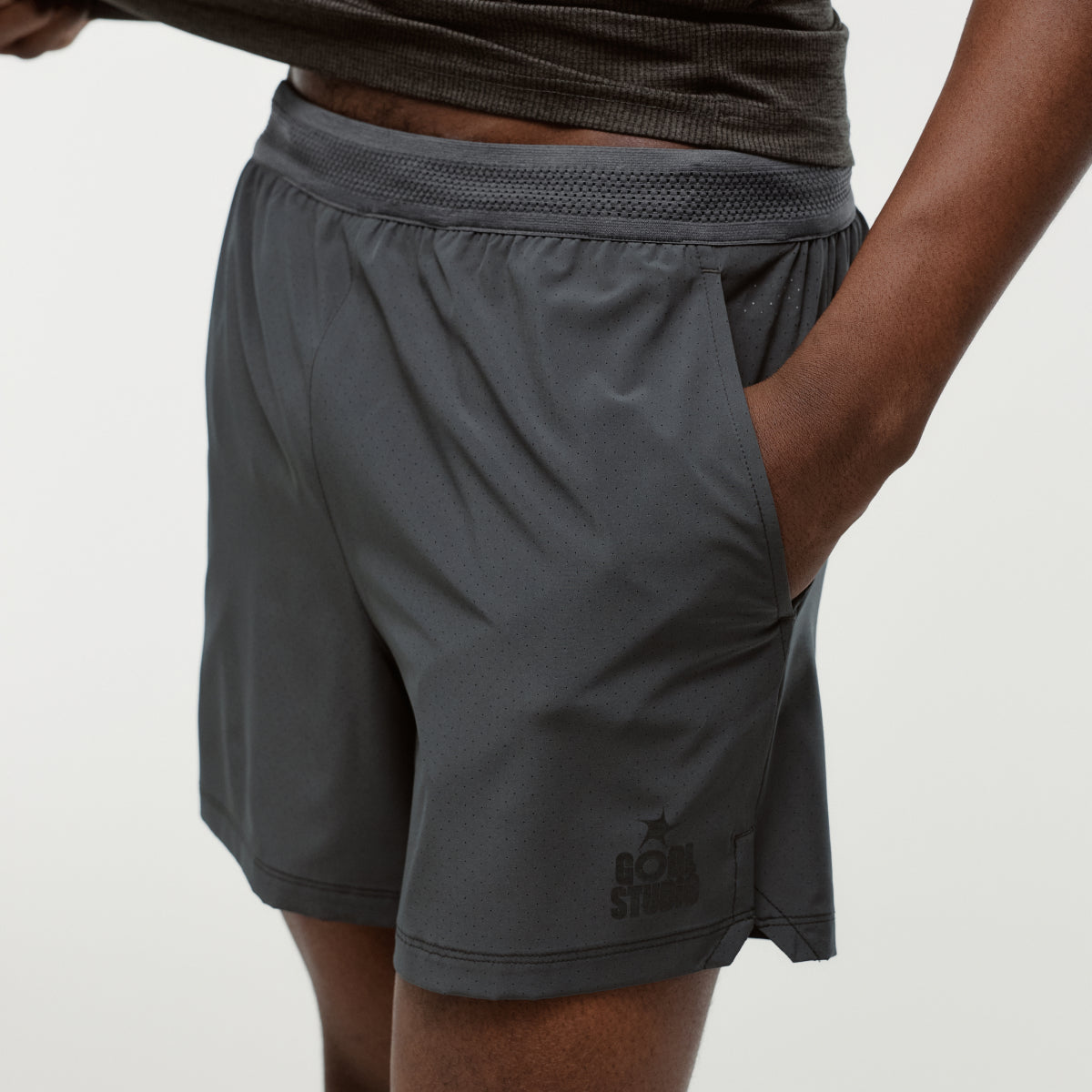 M'S 5" RUNNING SHORTS - CHARCOAL