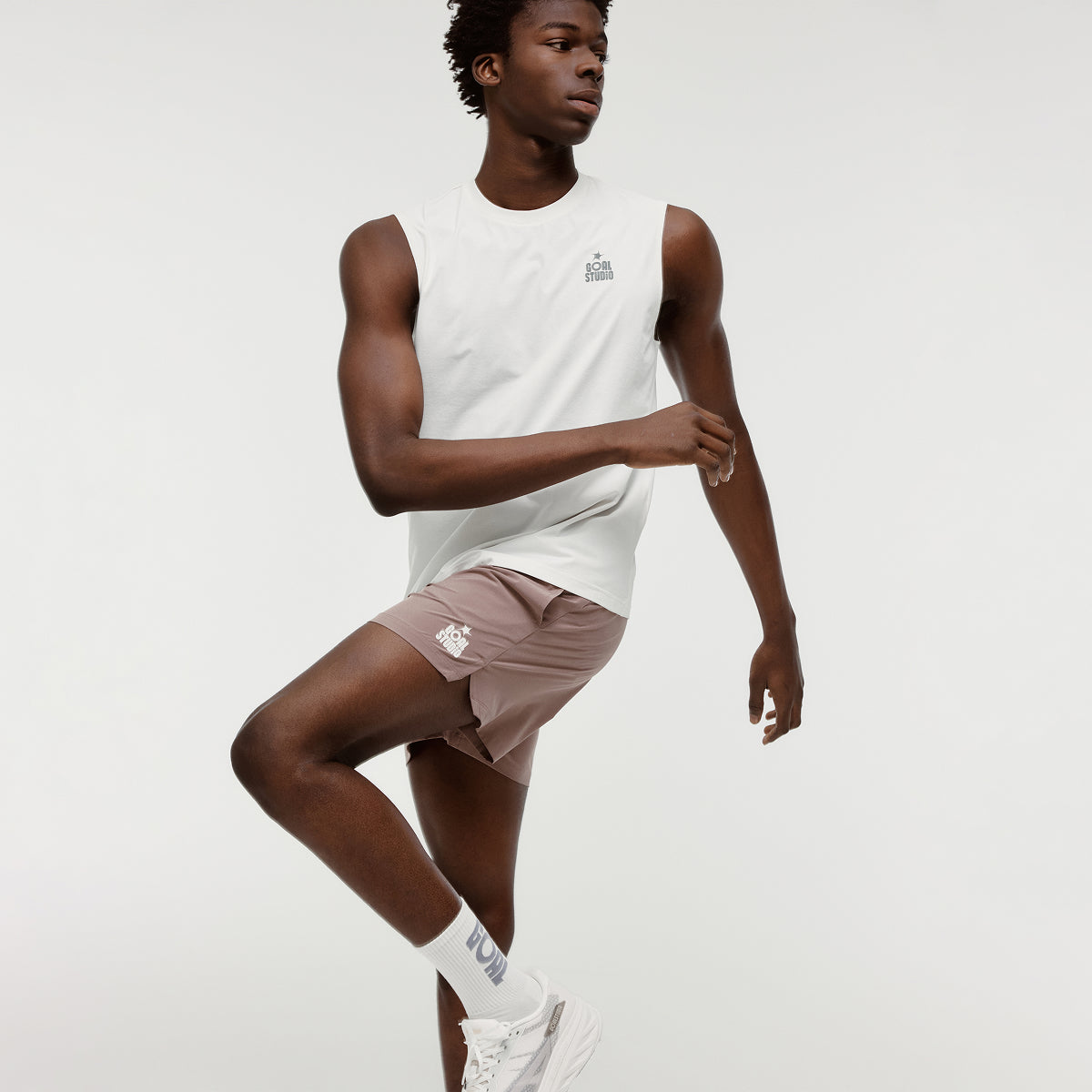 M'S ESSENTIAL AIRDRY SLEEVELESS - OFF WHITE