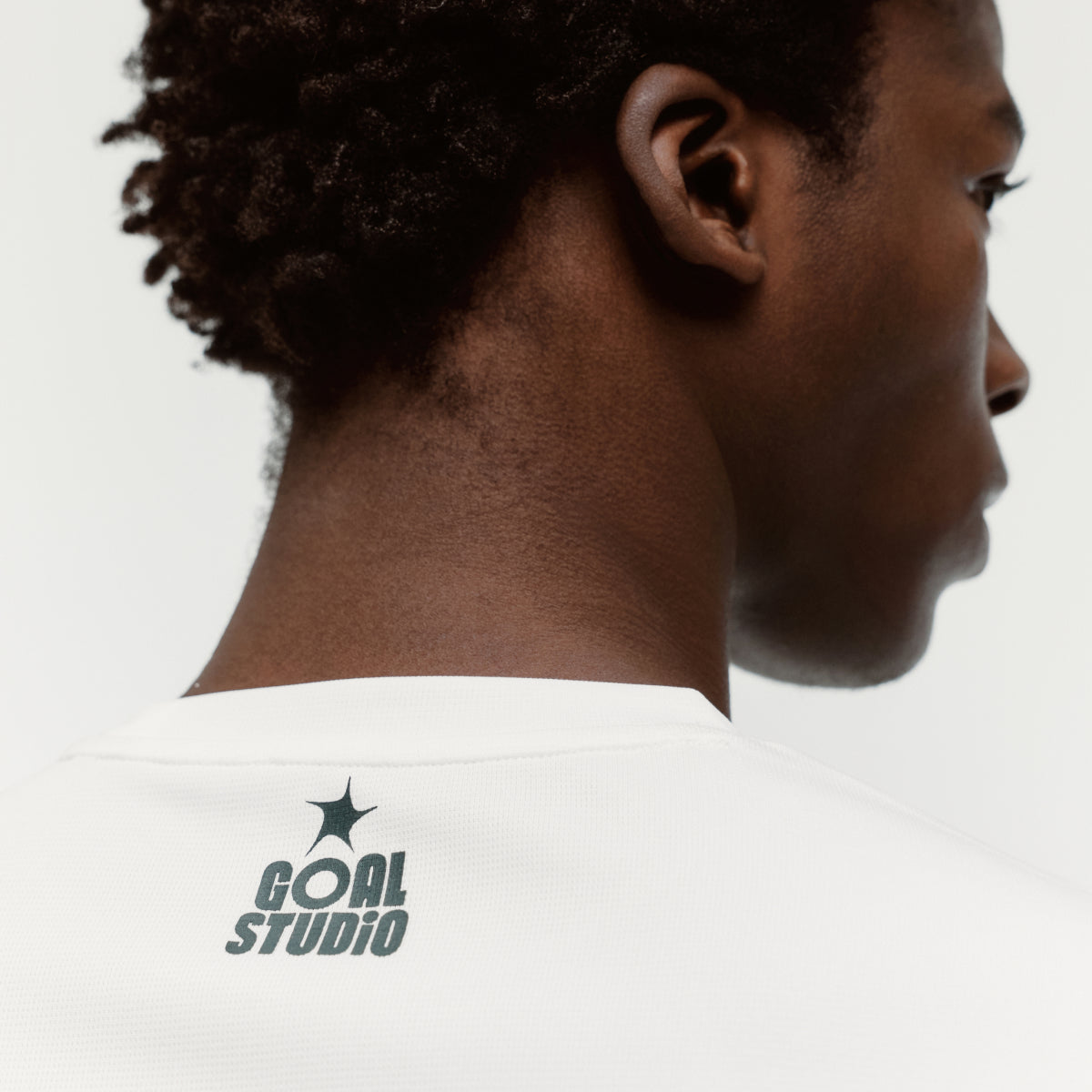 ACTIVE FRONT GOAL LOGO TEE - OFF WHITE