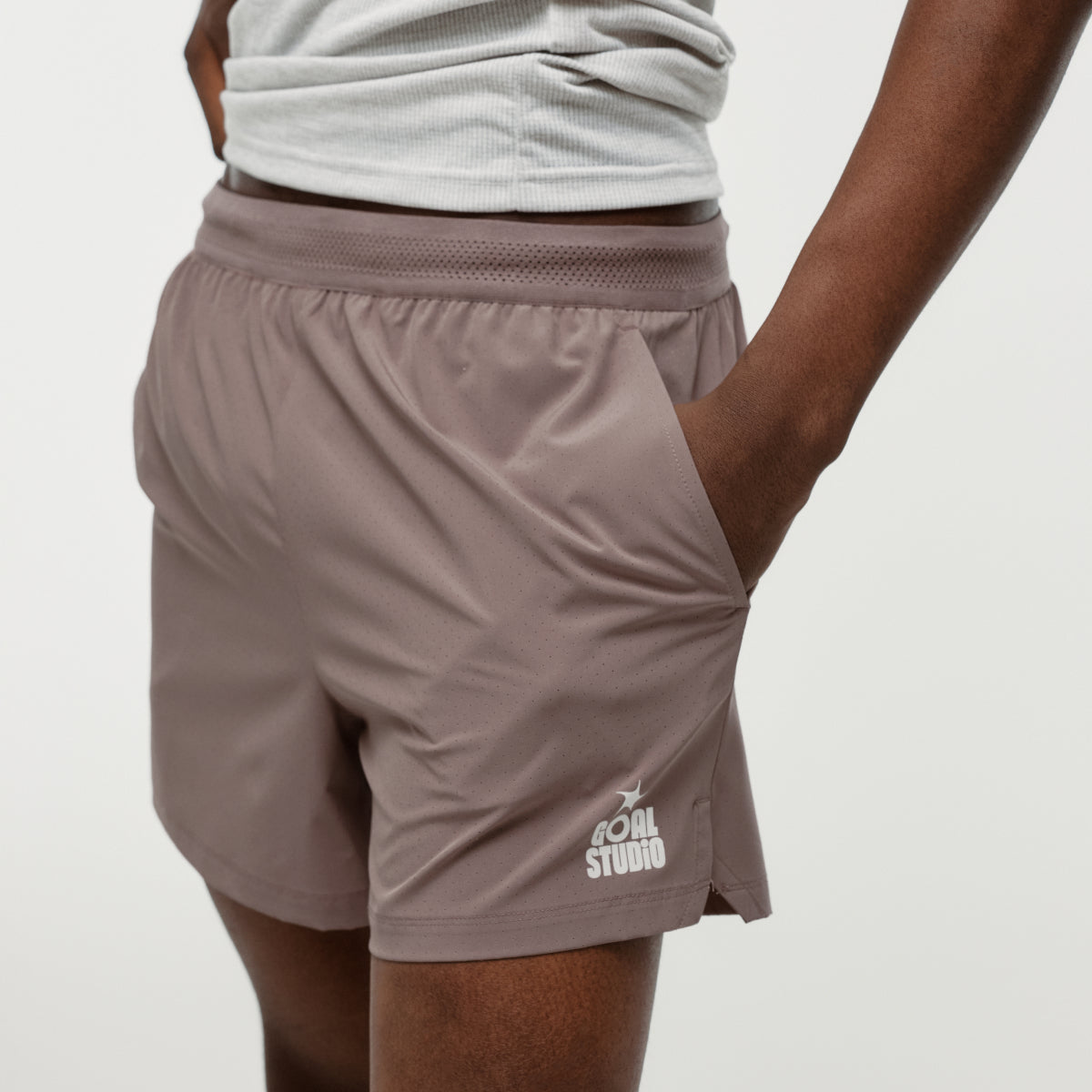 M'S 5" RUNNING SHORTS - BROWN