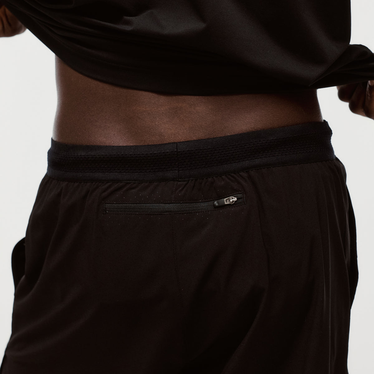 M'S 5" RUNNING SHORTS - BLACK