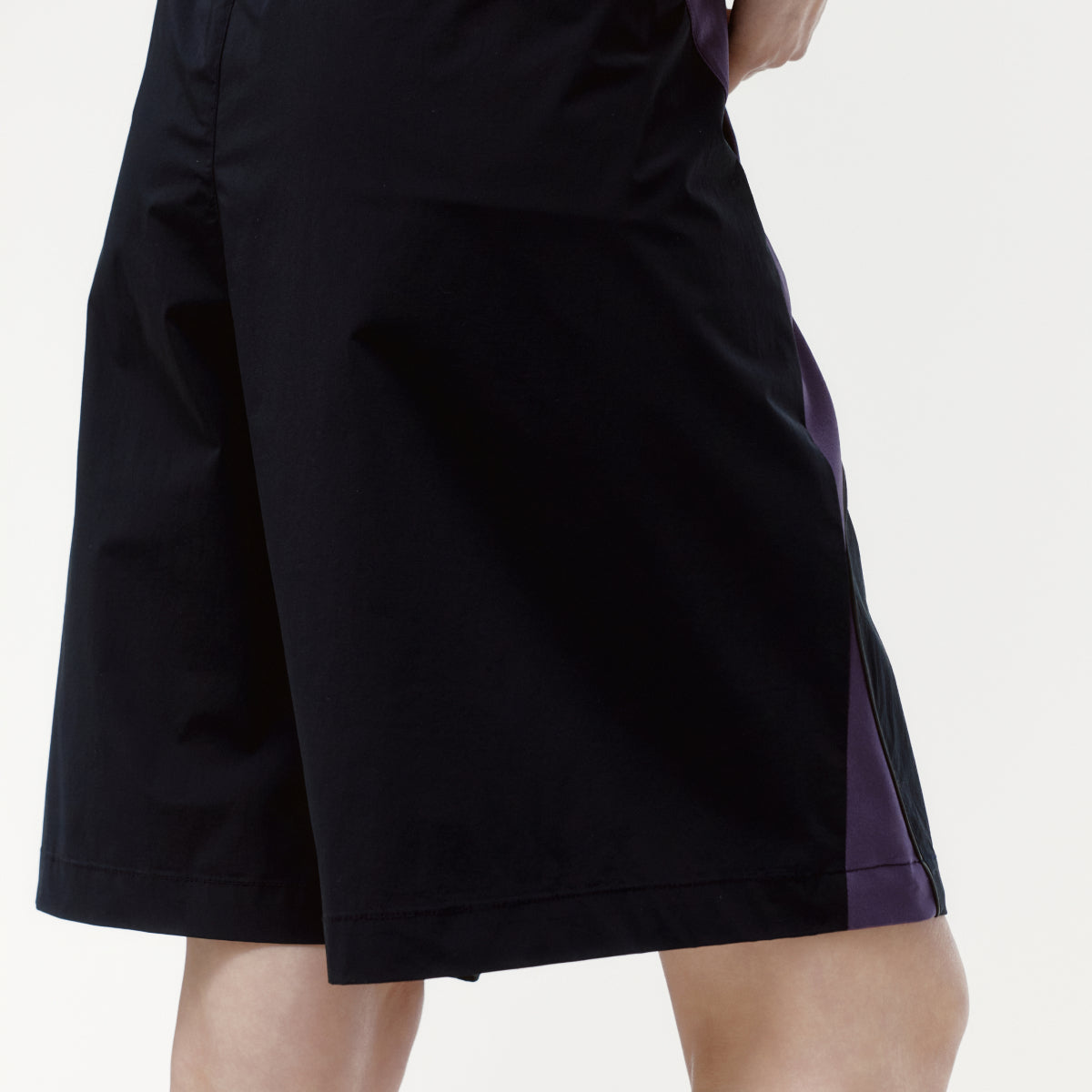 9" BERMUDA SHORTS - NAVY
