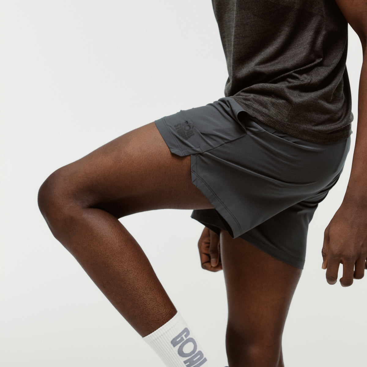 M'S 5" RUNNING SHORTS - CHARCOAL