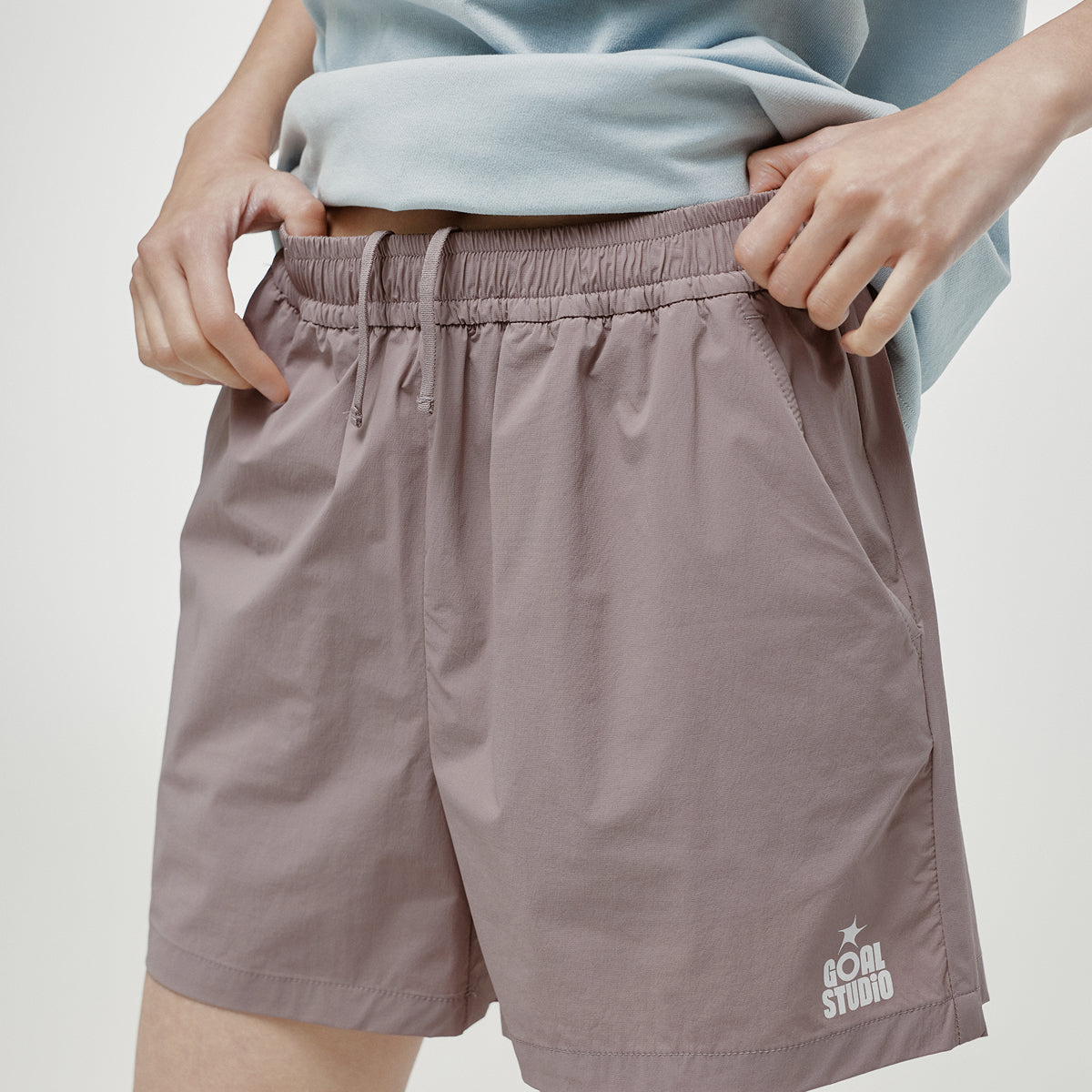 W'S ESSENTIAL STRETCH SHORTS - BROWN