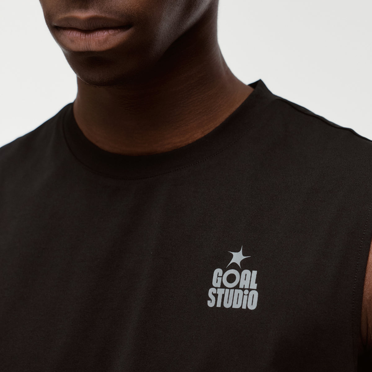 M'S ESSENTIAL AIRDRY SLEEVELESS - BLACK