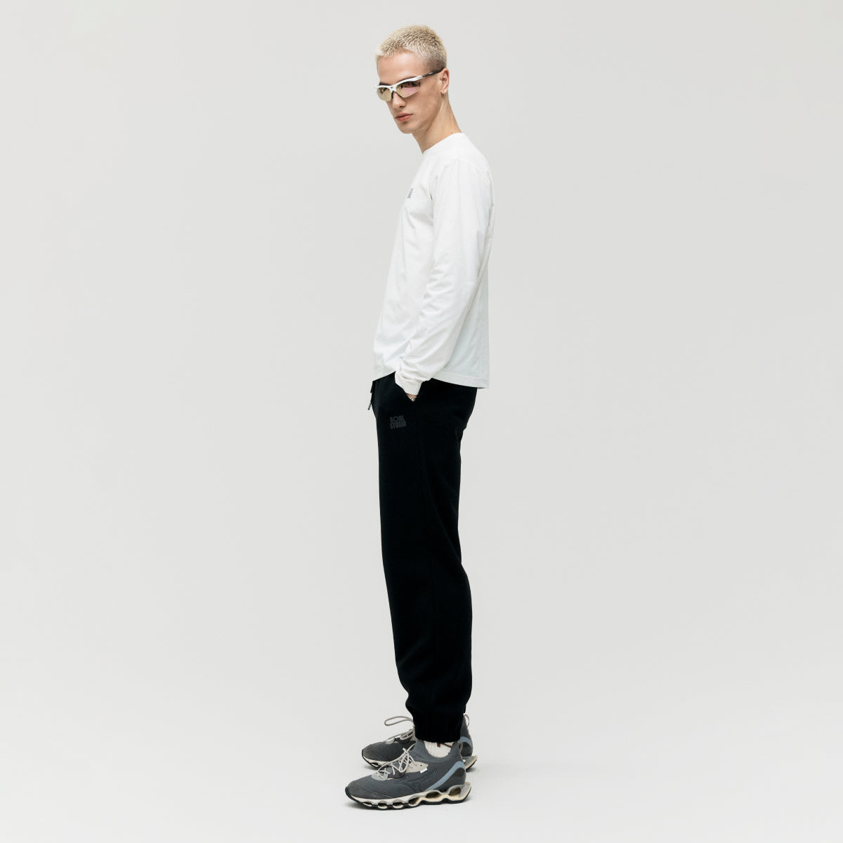 M'S AIR DRY LONGSLEEVE TEE - OFF WHITE