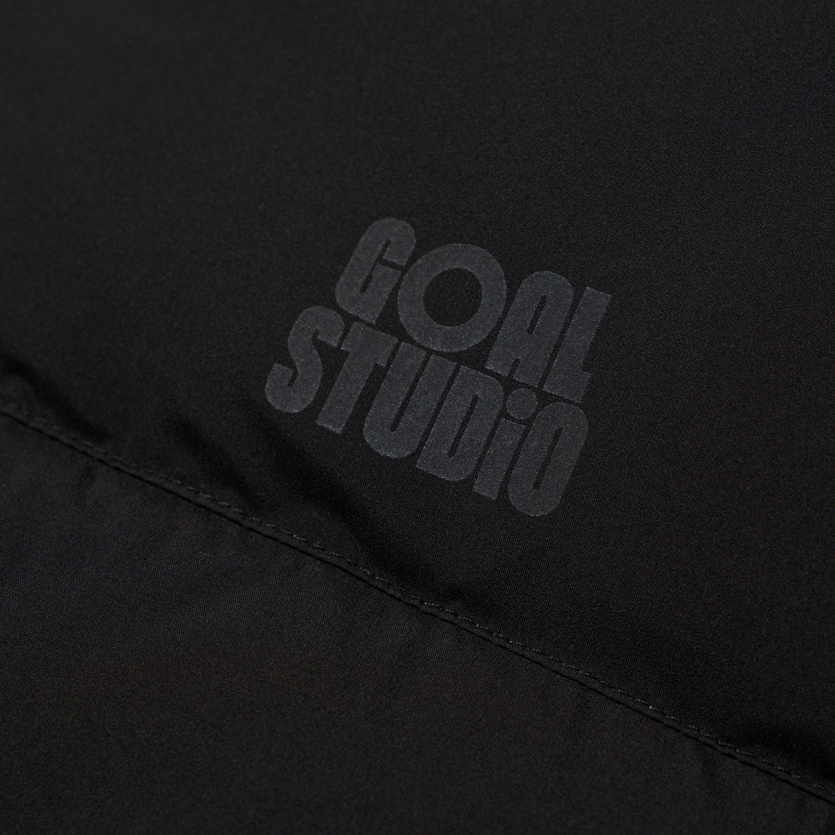 ESSENTIAL HOODED PUFFER DOWN JACKET - BLACK