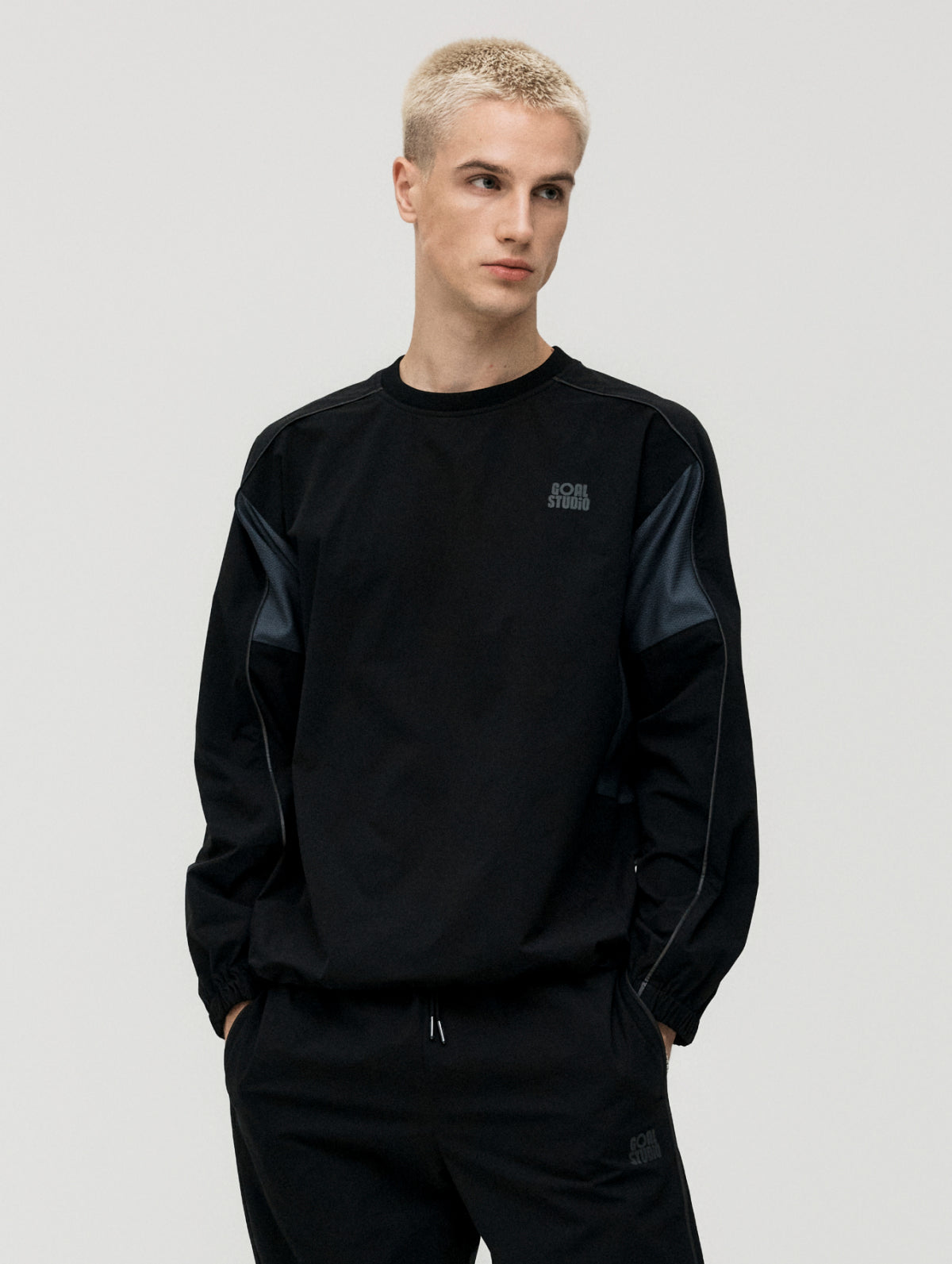 ESSENTIAL STRETCH WIND PULLOVER - BLACK