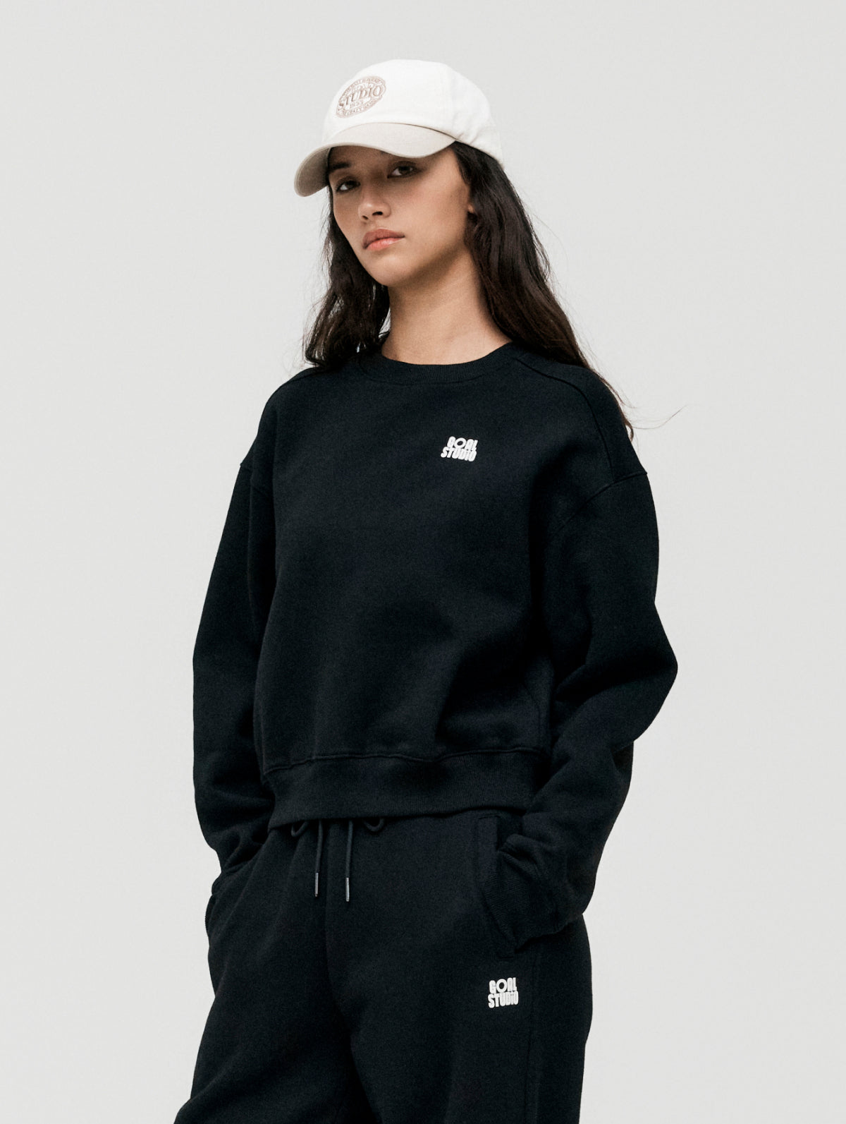 W'S ESSENTIAL BRUSHED SWEAT - BLACK