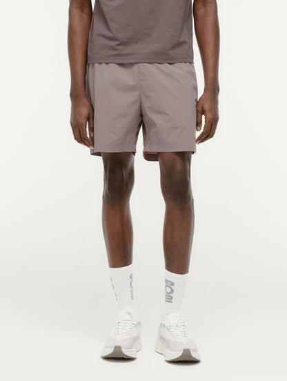 M'S ESSENTIAL STRETCH SHORTS - BROWN