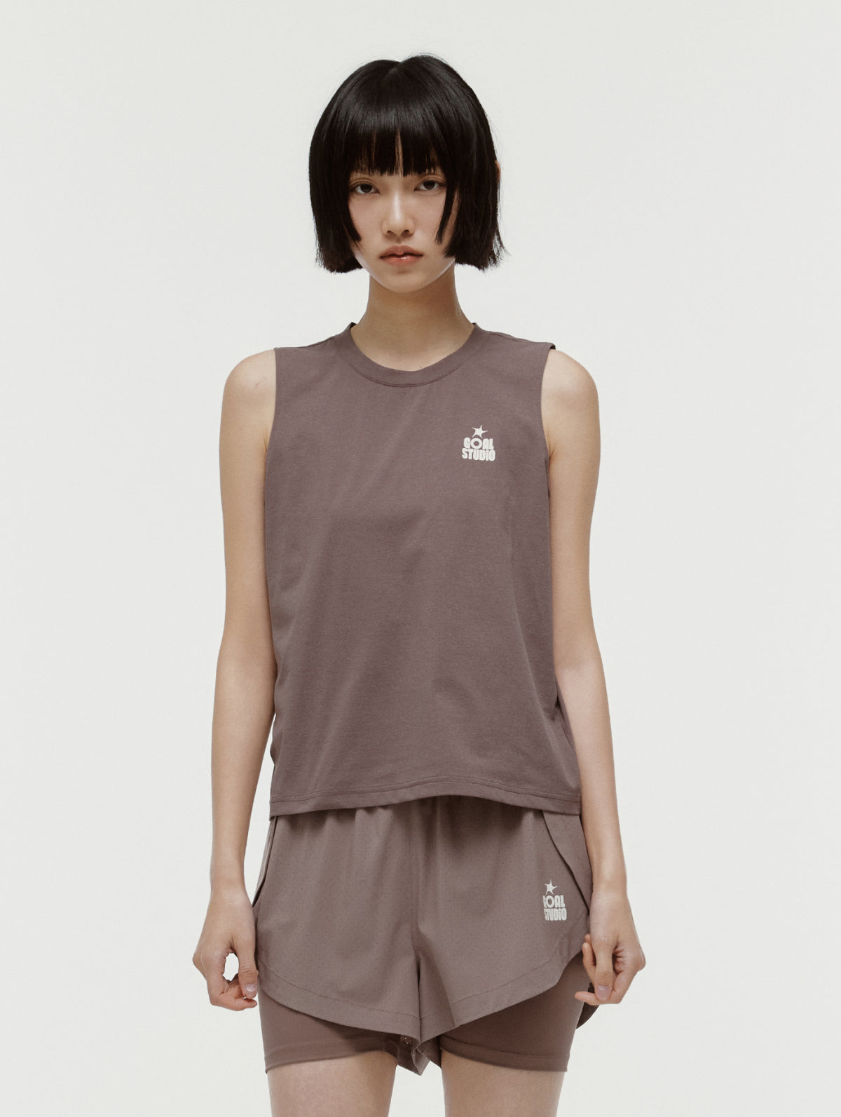 W'S ESSENTIAL AIRDRY SLEEVELESS - BROWN
