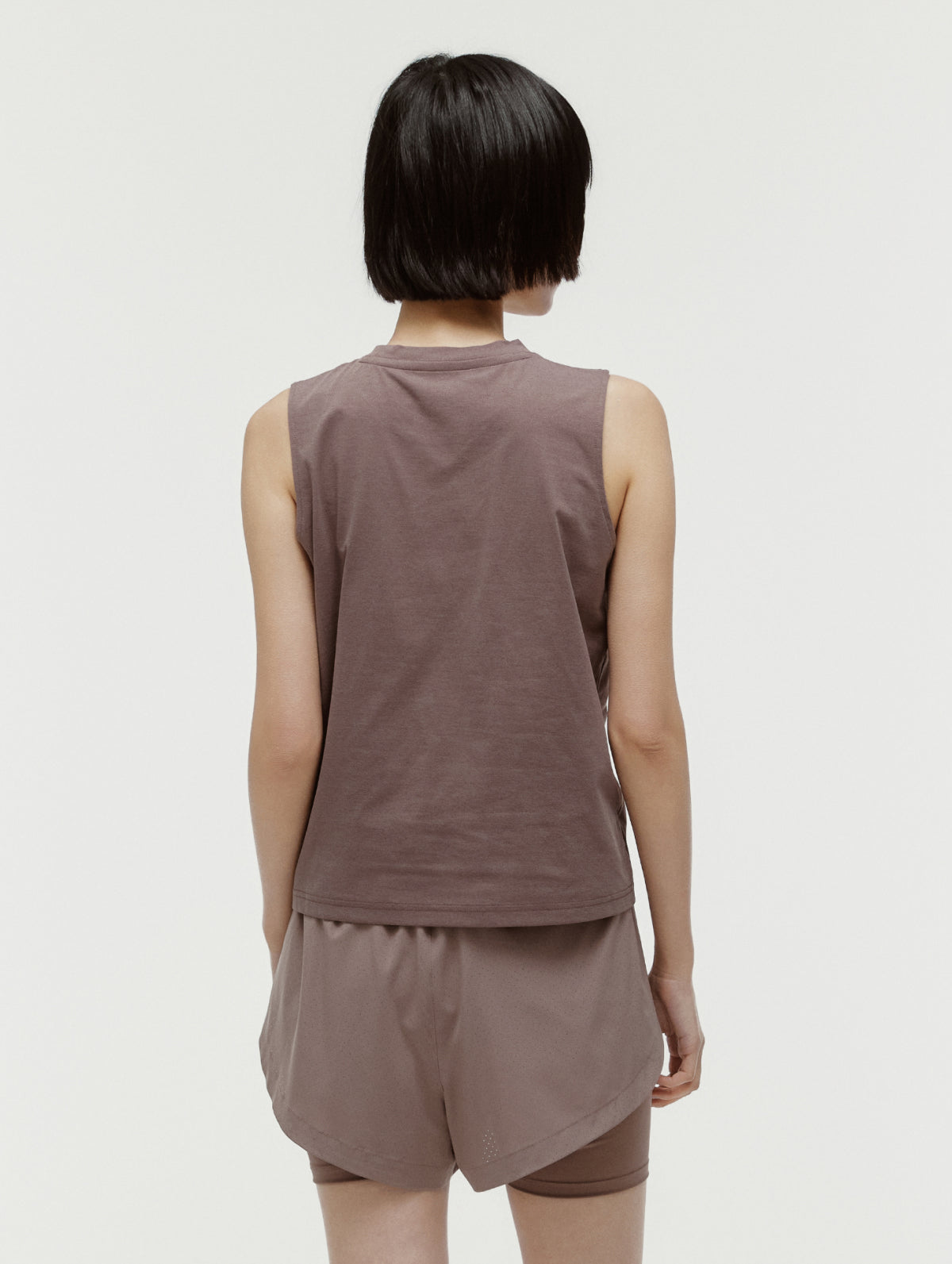 W'S ESSENTIAL AIRDRY SLEEVELESS - BROWN