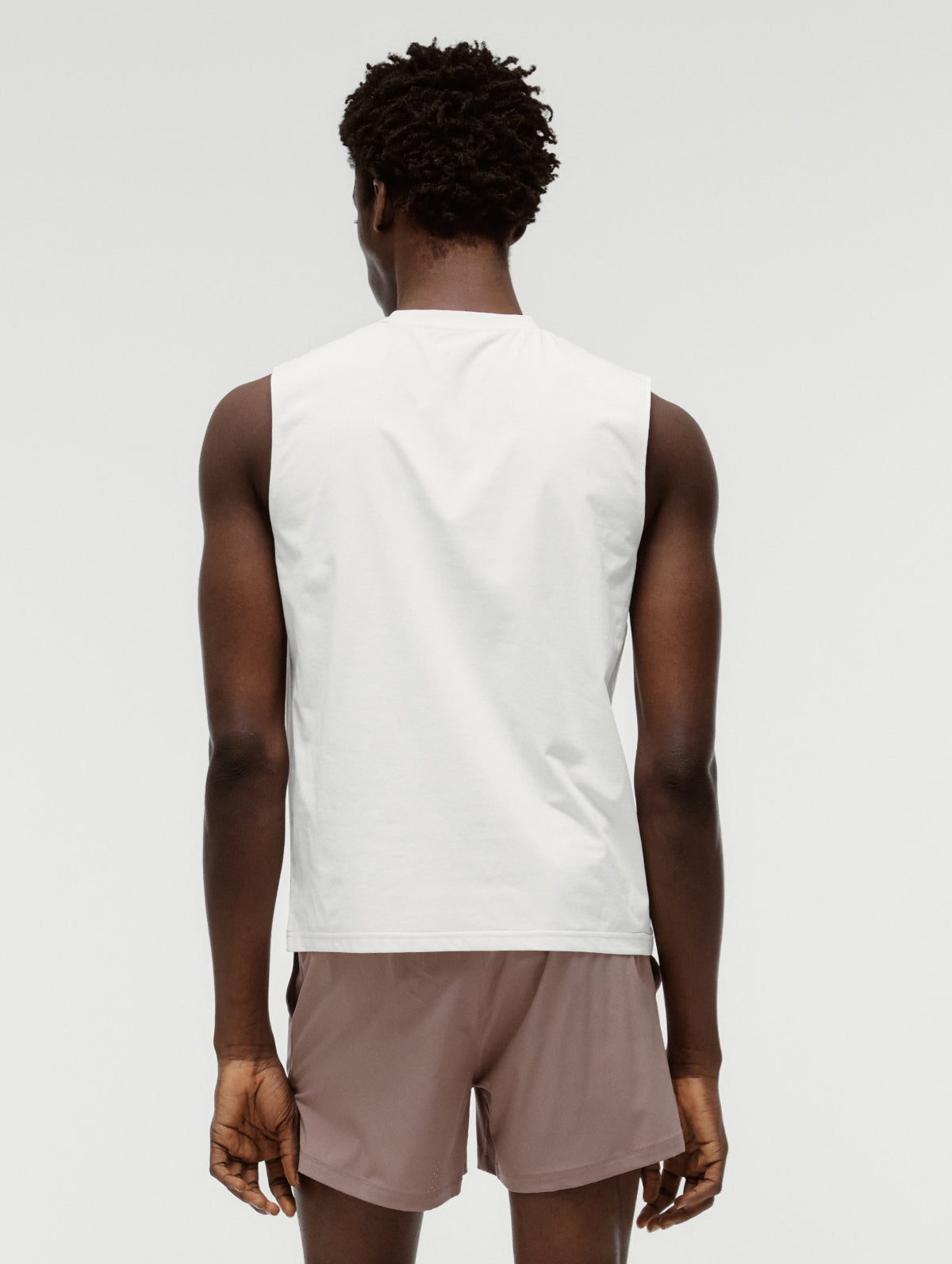 M'S ESSENTIAL AIRDRY SLEEVELESS - OFF WHITE