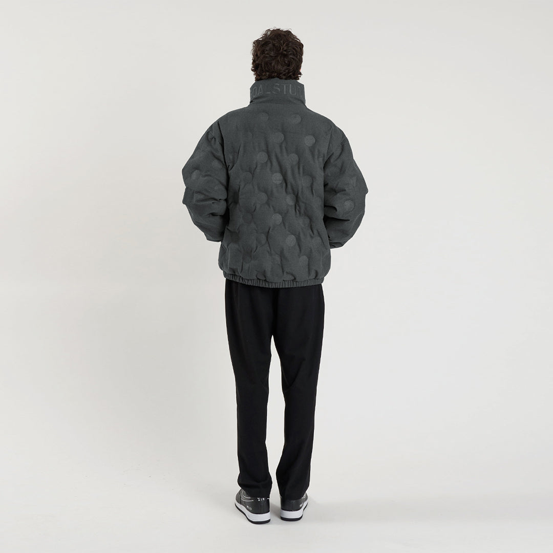 ゴールスタジオ サークルエンボス ウールライク RDS ダウン ジャケット ダーク グレイ